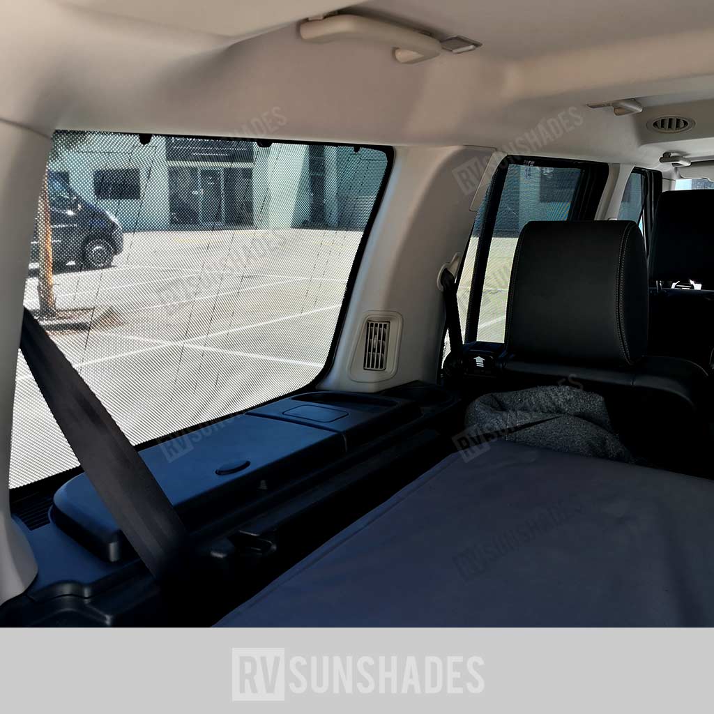 RVSUNSHADES-LANDROVER-DISCO4-2004-CAR-SHADES-A4